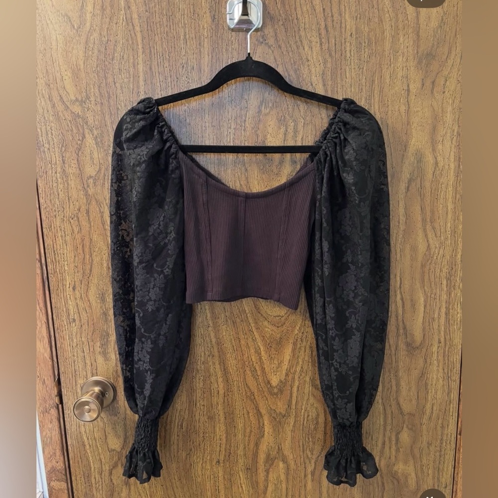 Urban Outfitters Black Cropped Puff-Sleeve Lace Top